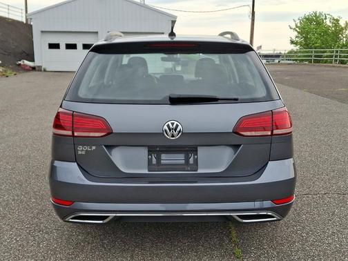 Platinum Gray Metallic 2019 Volkswagen Golf SportWagen 1.4T SE