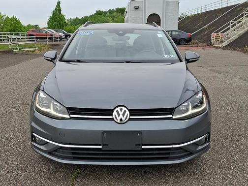Platinum Gray Metallic 2019 Volkswagen Golf SportWagen 1.4T SE