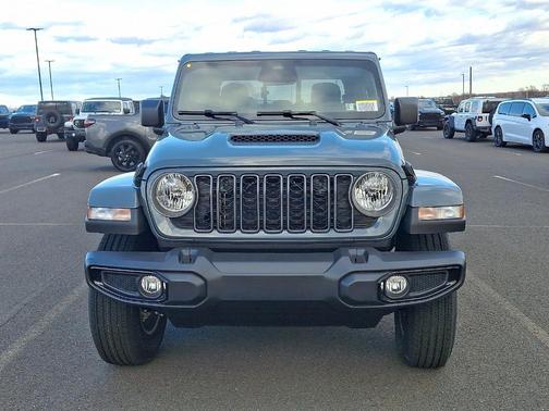 Anvil Clearcoat 2026 Jeep Gladiator Sport