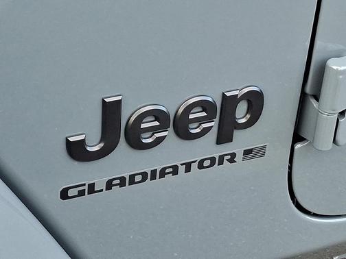 2026 Jeep Gladiator Sport