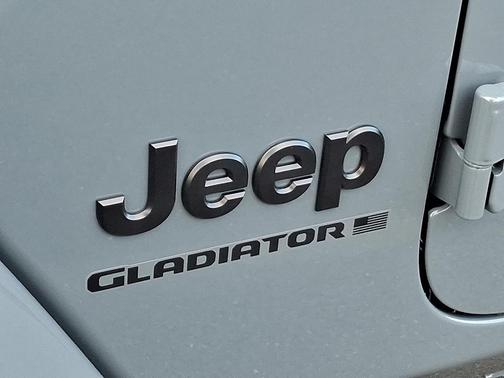 2026 Jeep Gladiator Sport