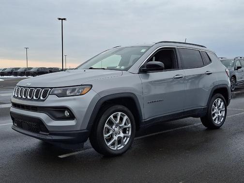 2023 Jeep Compass Latitude Lux