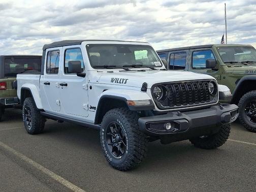 2026 Jeep Gladiator Sport
