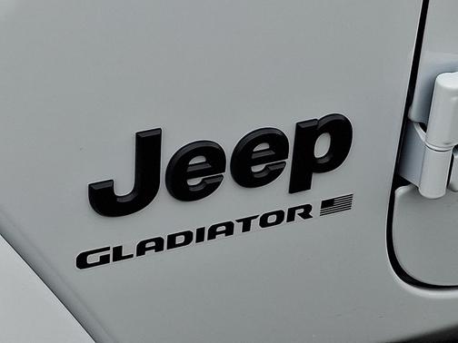 2026 Jeep Gladiator Sport