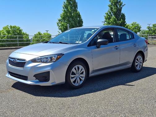 Ice Silver Metallic 2019 Subaru Impreza 2.0i