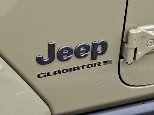 2025 Jeep Gladiator Sport