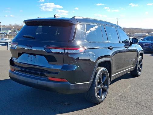 2023 Jeep Grand Cherokee L Laredo