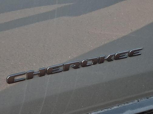 Sting Gray Clearcoat 2026 Jeep Cherokee LAREDO/LIMITED