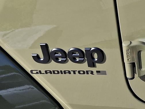 2025 Jeep Gladiator Sport