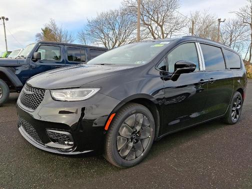2025 Chrysler Pacifica Limited