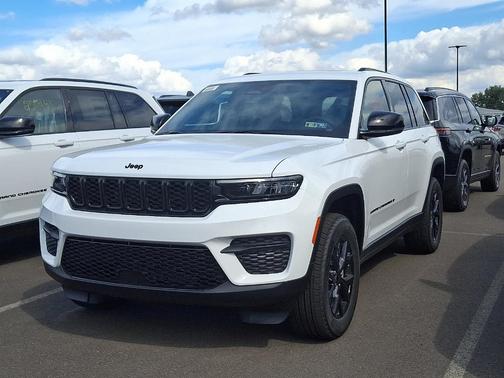 2025 Jeep Grand Cherokee Laredo