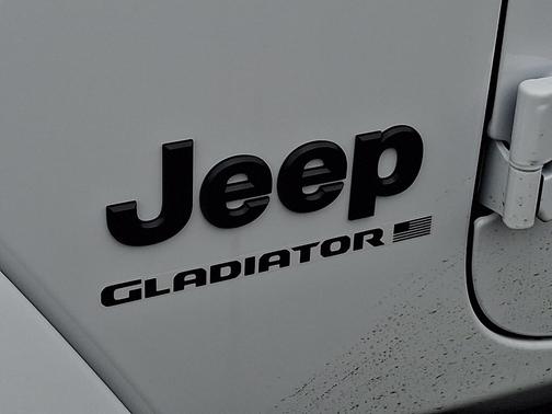 2026 Jeep Gladiator Sport