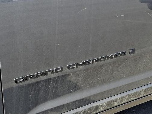 Metallic 2026 Jeep Grand Cherokee Altitude 4x4