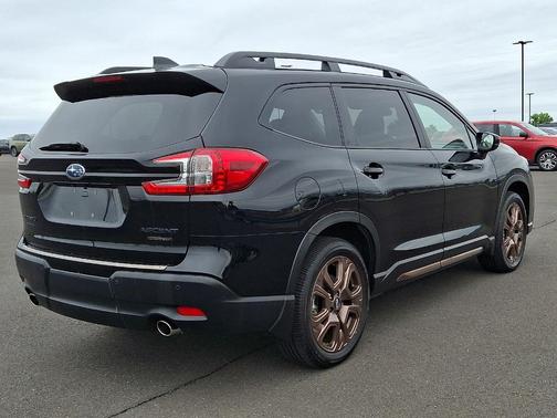 Crystal Black Silica 2025 Subaru Ascent Bronze Edition 7-Passenger