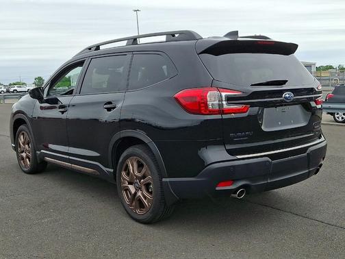 Crystal Black Silica 2025 Subaru Ascent Bronze Edition 7-Passenger