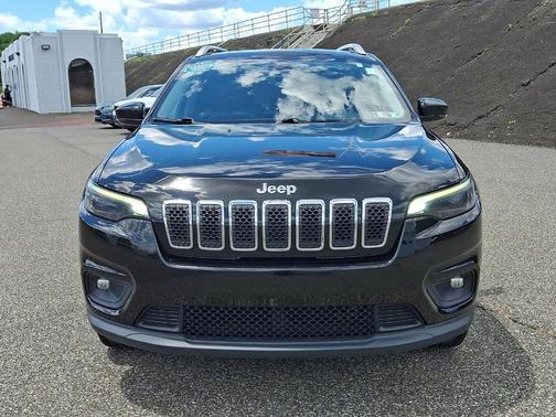 Diamond Black Crystal Pearlcoat 2020 Jeep Cherokee Latitude Plus