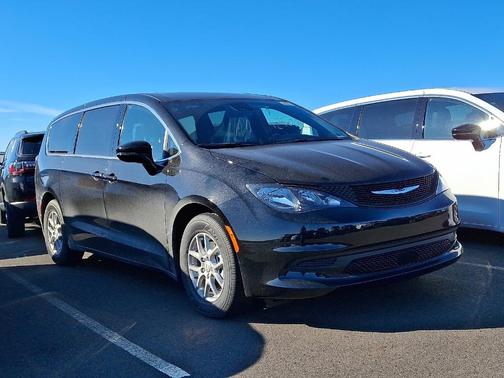 2026 Chrysler Voyager LX
