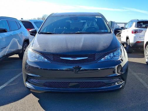 2026 Chrysler Voyager LX