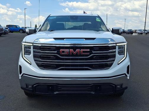 Summit White 2025 GMC Sierra 1500 SLT