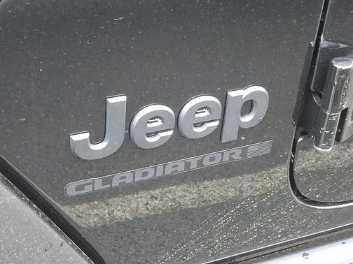 2025 Jeep Gladiator Sport