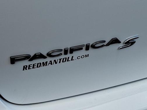 2026 Chrysler Pacifica Select AWD