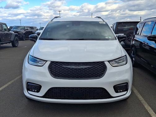 2026 Chrysler Pacifica Select AWD