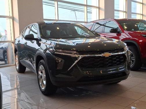 2025 Chevrolet Trax LS