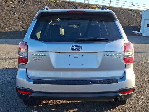 Ice Silver Metallic 2015 Subaru Forester 2.5i Limited