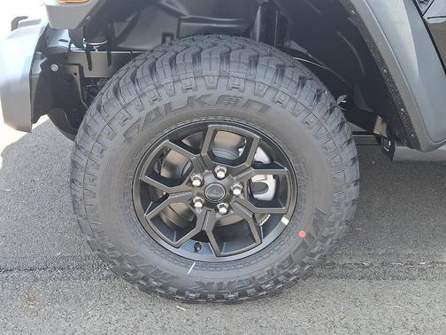 2025 Jeep Wrangler 4xe Sport