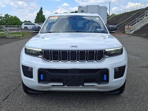 Bright White Clearcoat 2022 Jeep Grand Cherokee 4xe Overland