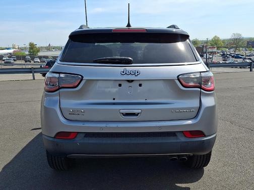 Billet Silver Clearcoat Metallic 2018 Jeep Compass Limited