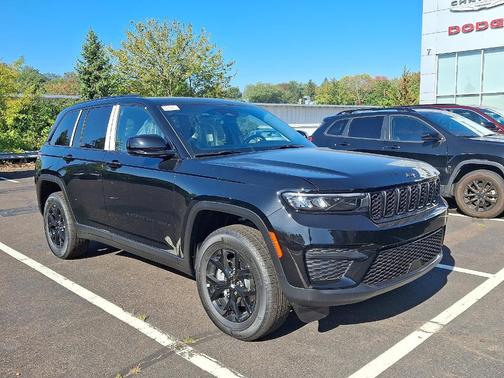 2025 Jeep Grand Cherokee Laredo