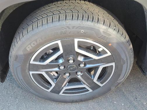 Diamond Black 2026 Jeep Cherokee LAREDO/LIMITED