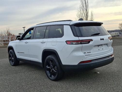2023 Jeep Grand Cherokee L Laredo
