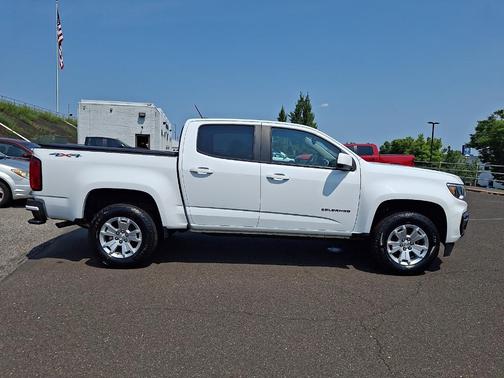 Summit White 2022 Chevrolet Colorado LT
