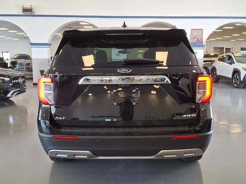 Agate Black Metallic 2023 Ford Explorer XLT