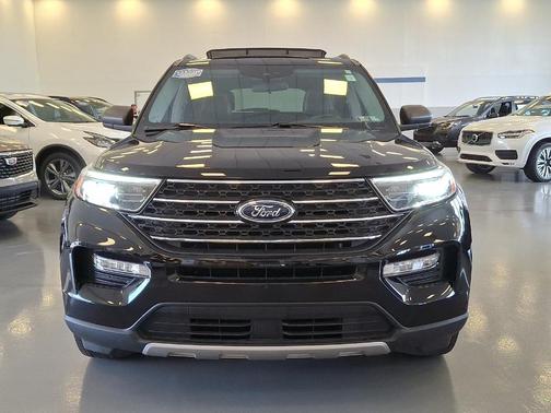 Agate Black Metallic 2023 Ford Explorer XLT