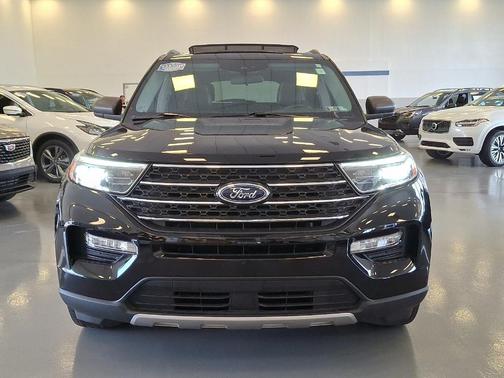 Agate Black Metallic 2023 Ford Explorer XLT