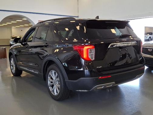 Agate Black Metallic 2023 Ford Explorer XLT