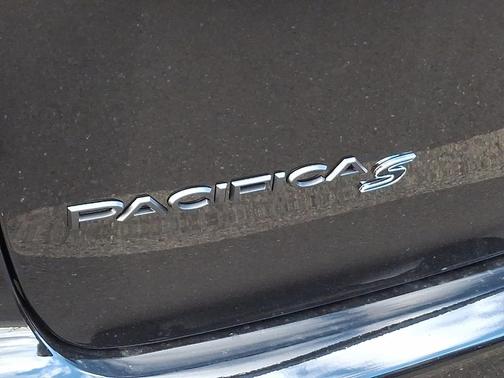 2026 Chrysler Pacifica Select AWD