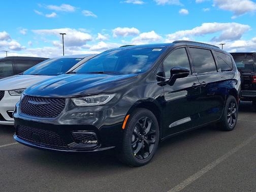 2026 Chrysler Pacifica Select AWD