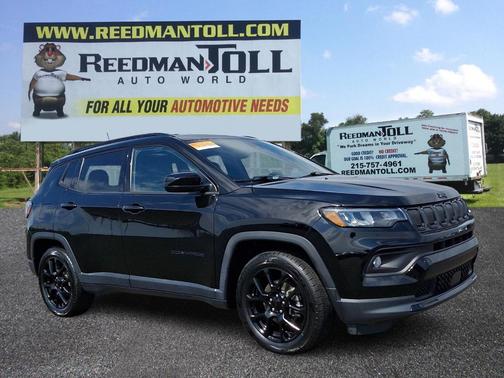 Diamond Black Crystal Pearlcoat 2022 Jeep Compass Altitude