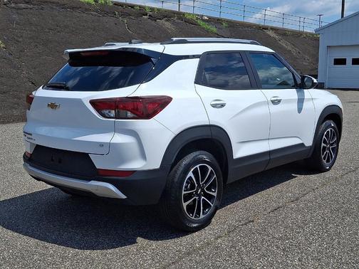 Summit White 2025 Chevrolet Trailblazer LT