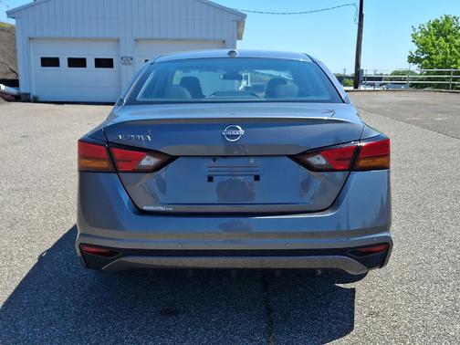 Gun Metallic 2025 Nissan Altima SV