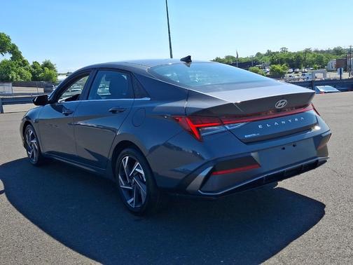 Gray 2025 Hyundai ELANTRA SEL Convenience
