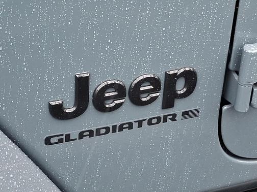 2026 Jeep Gladiator Sport