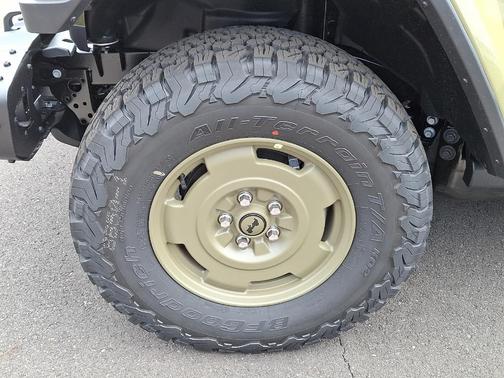 41 PJ5 2026 Jeep Wrangler Sport