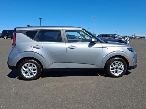 Steel Gray 2025 Kia Soul LX