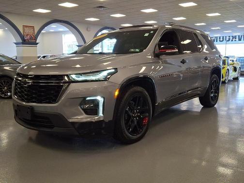 Sterling Gray Metallic 2023 Chevrolet Traverse Premier