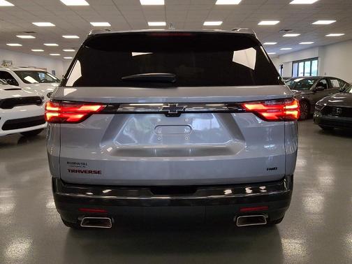 Sterling Gray Metallic 2023 Chevrolet Traverse Premier